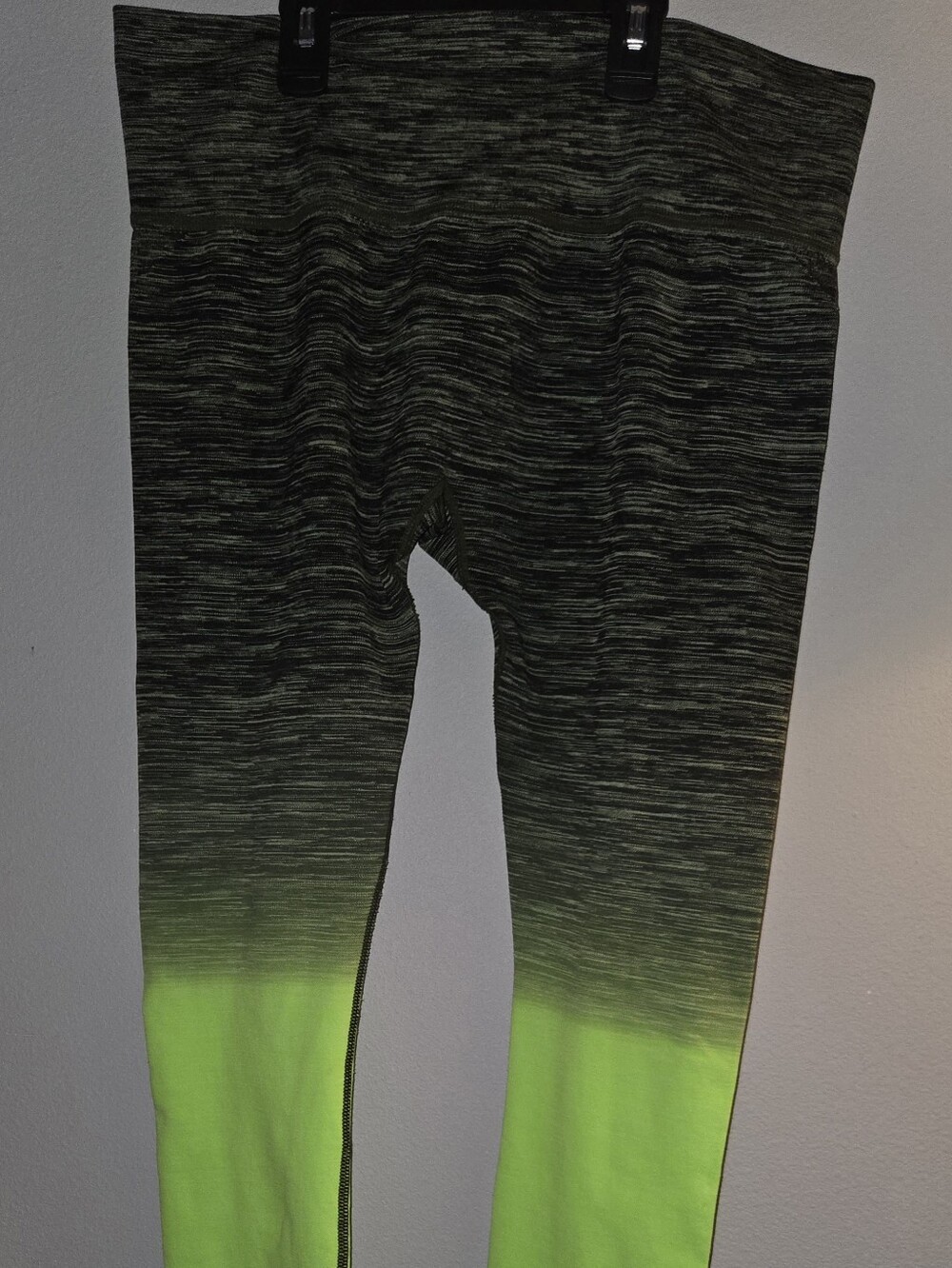 Itzon Women’s XL Athletic Leggings Black Gray Marled Neon Green Colorblock